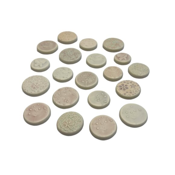 20 Magnets Floral Flower Nature Handmade Polymer Clay Multicolor Muted Pastel - Picture 2 of 5